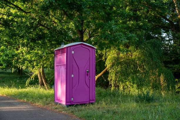 Best Portable restroom trailer rental  in Emerald Isle, NC